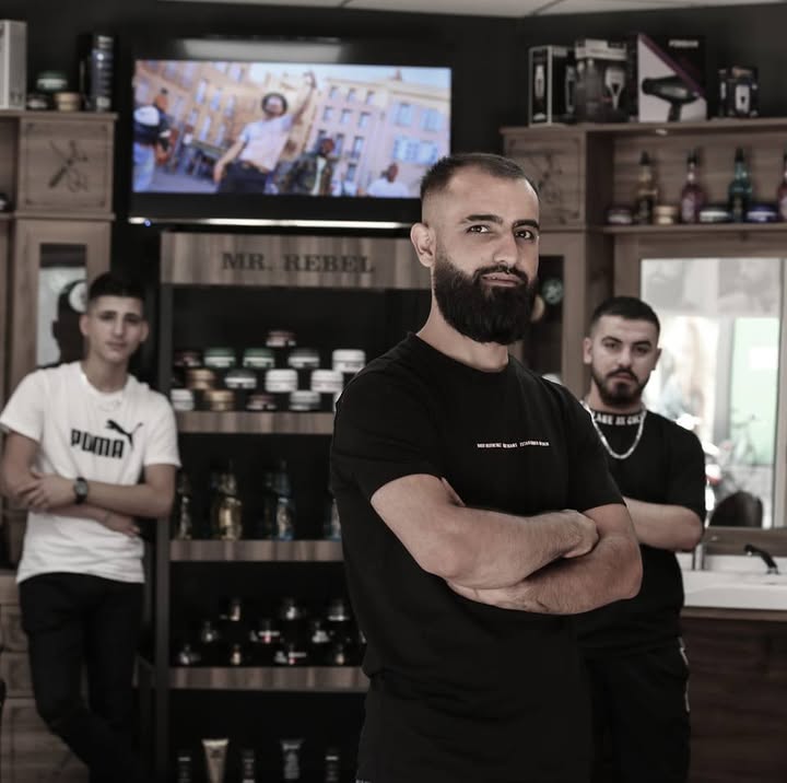 Het team van Barbershop City in de zaak